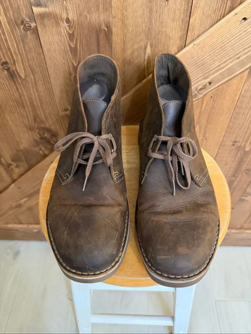 Clarks Men’s Brown Leather Chukka Boots – Size 10.5